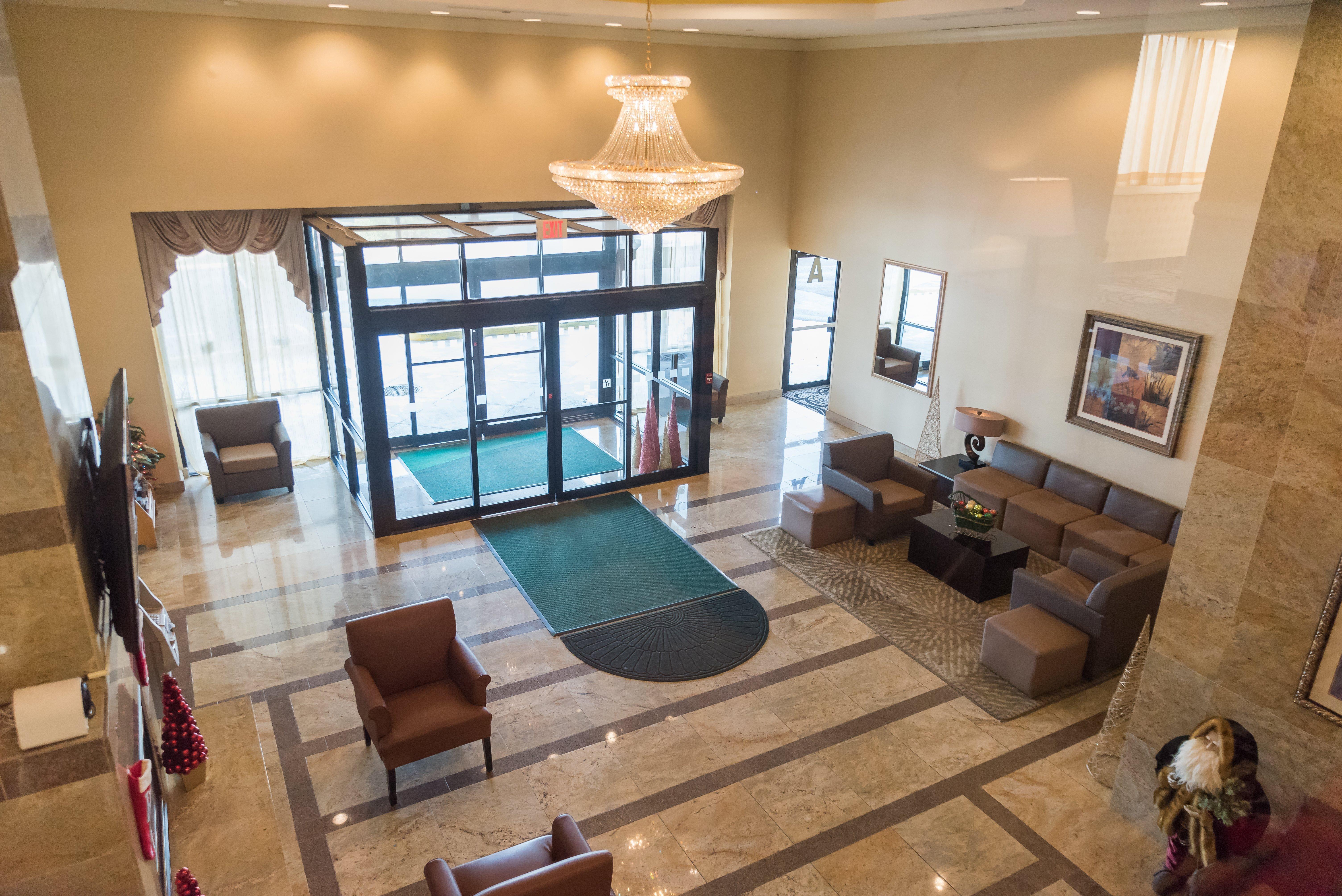 By Ihg Hazlet