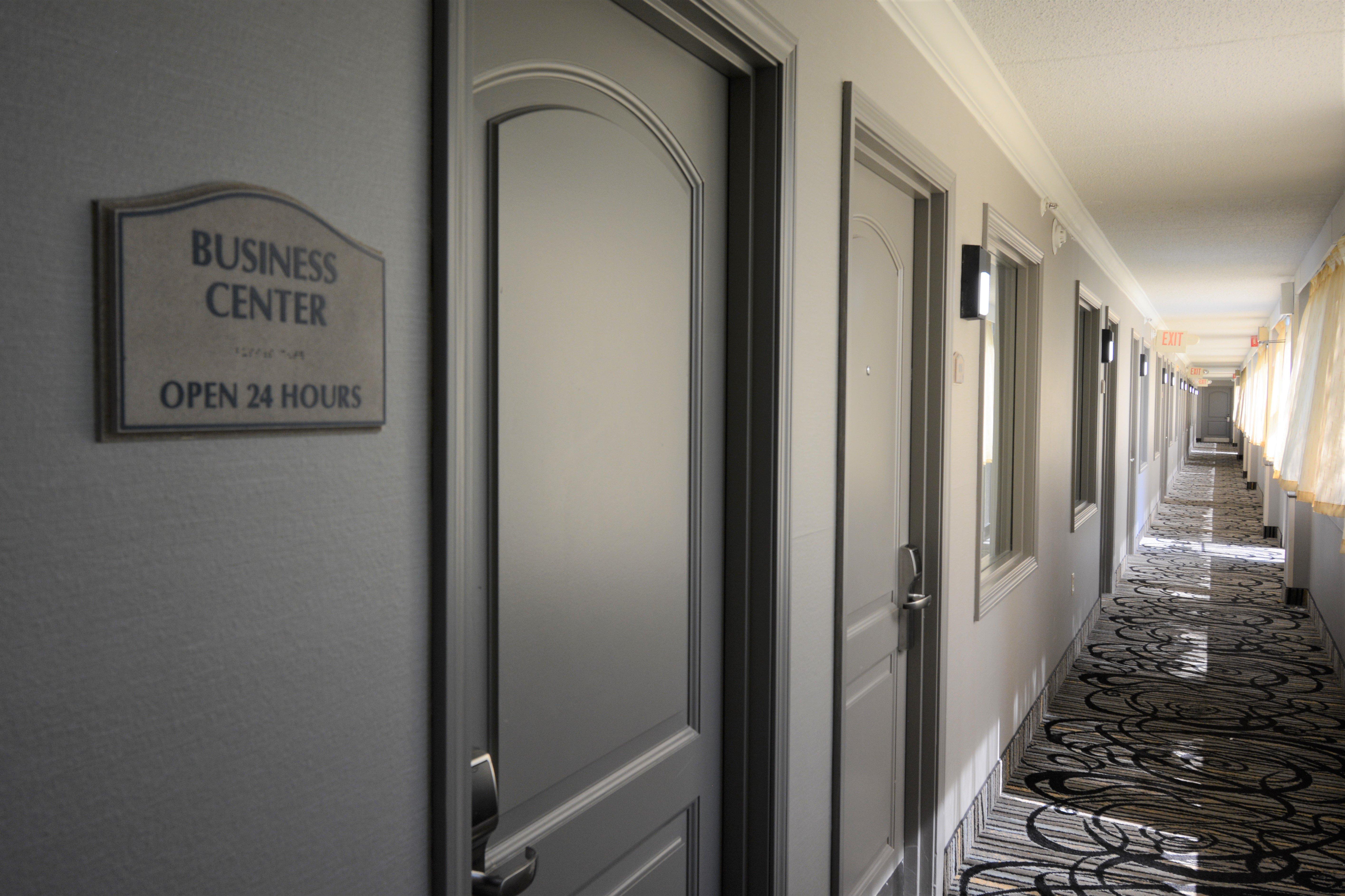 By Ihg Hazlet