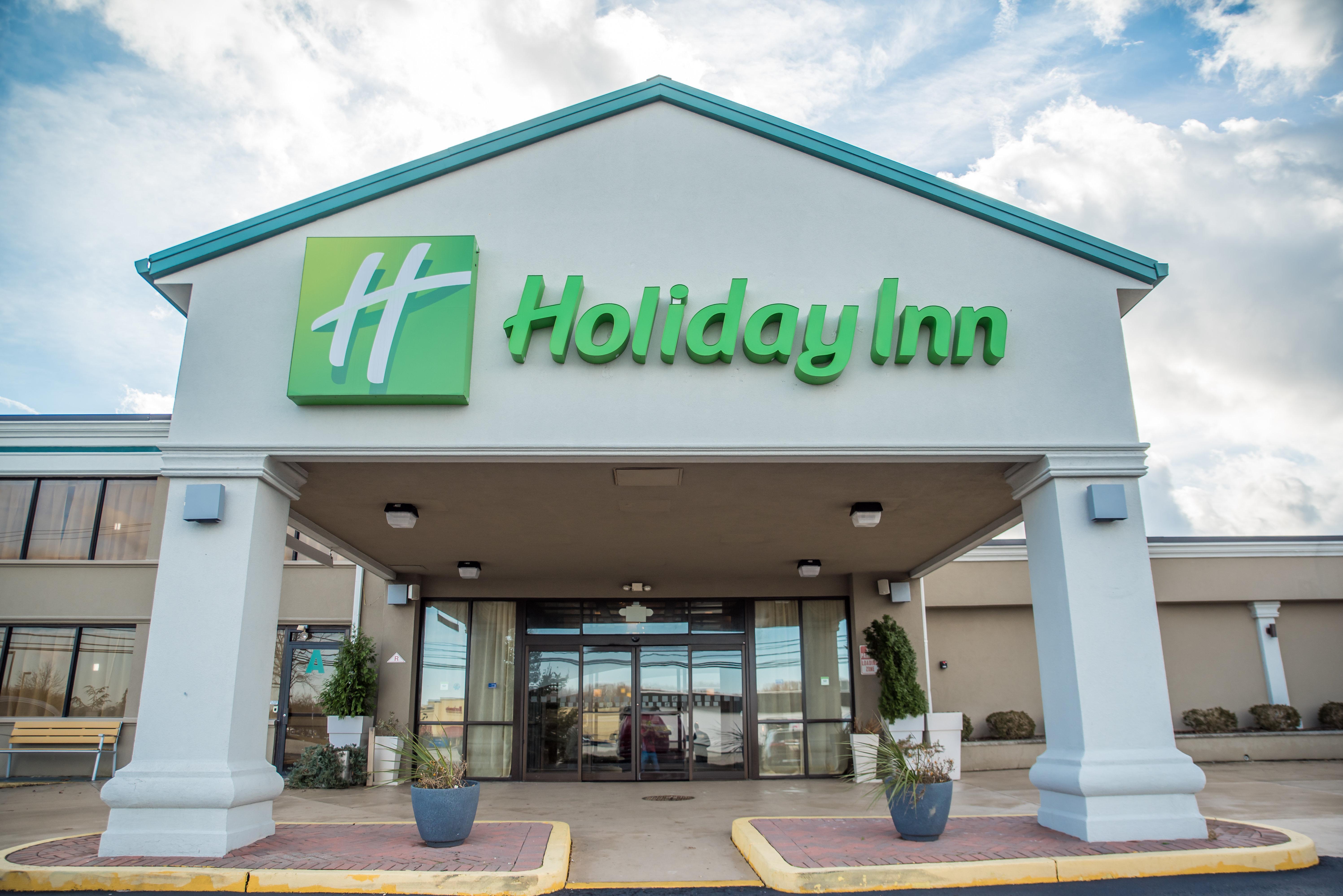By Ihg Hazlet