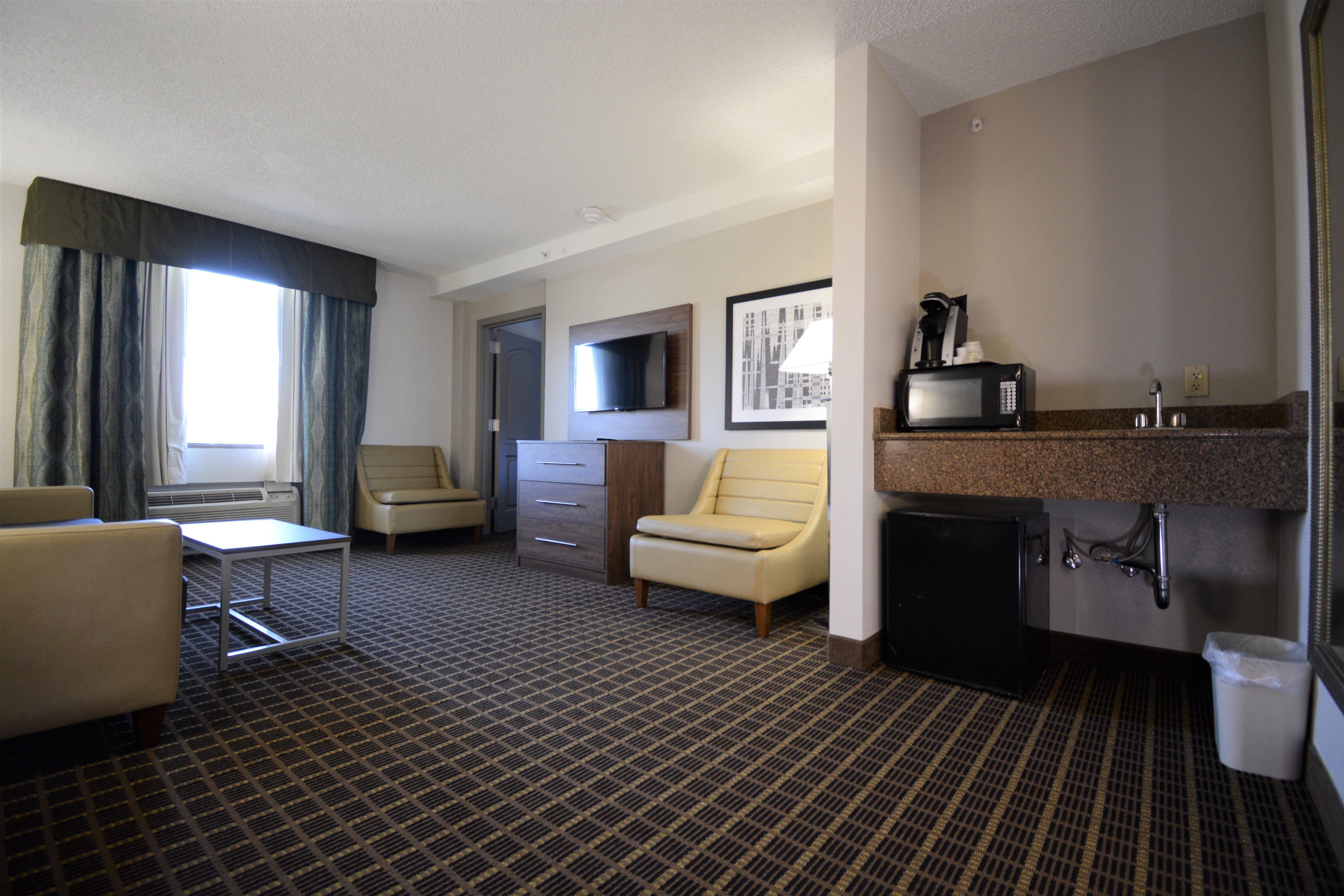 By Ihg Hazlet