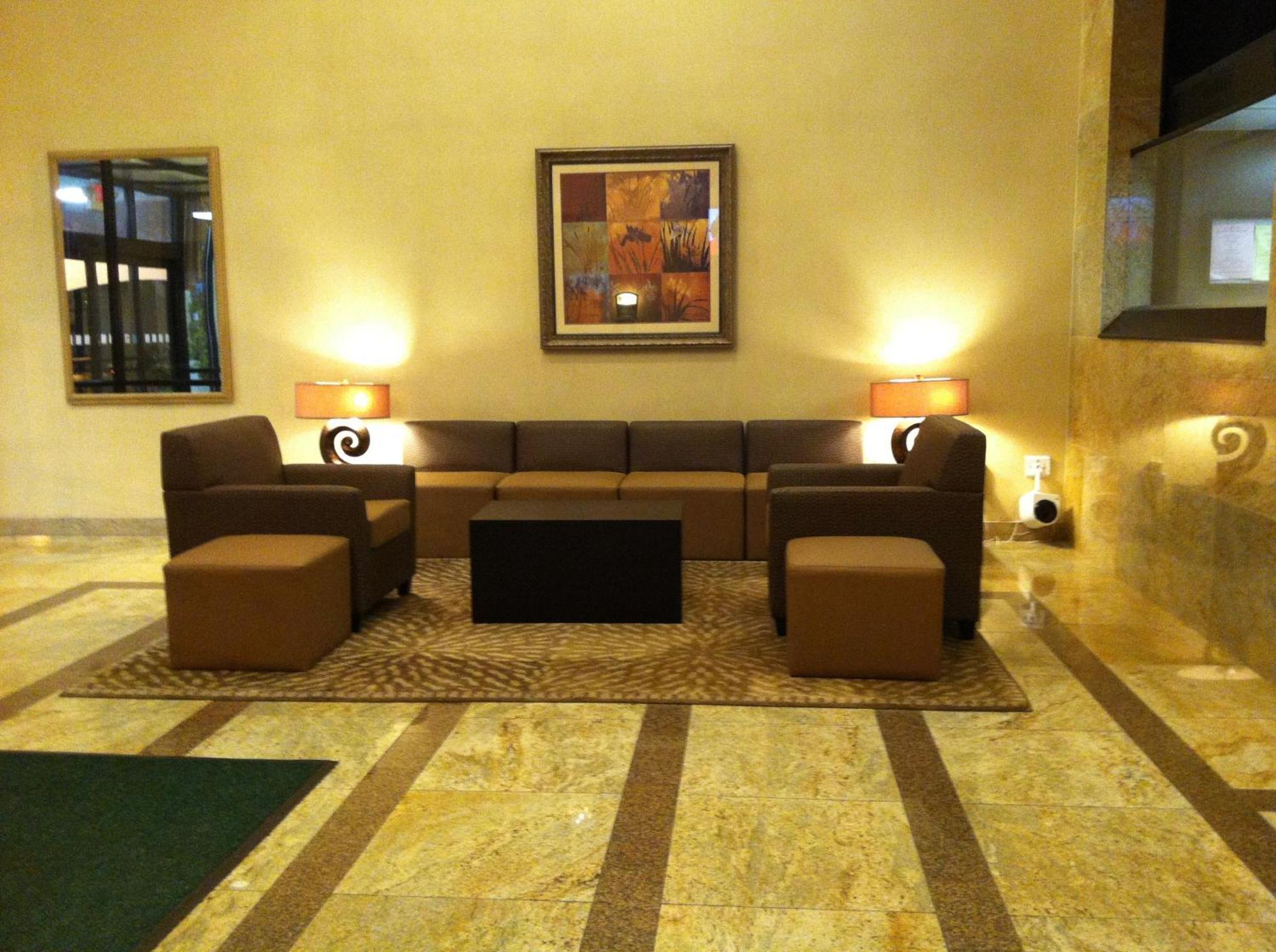 By Ihg Hotel Hazlet