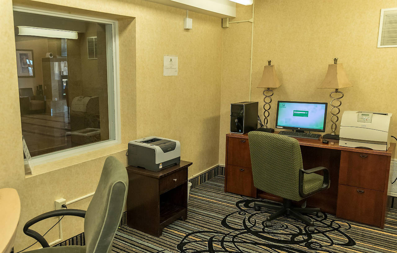 Hotel By Ihg Hazlet